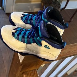 Air Jordan retro 10 hornet